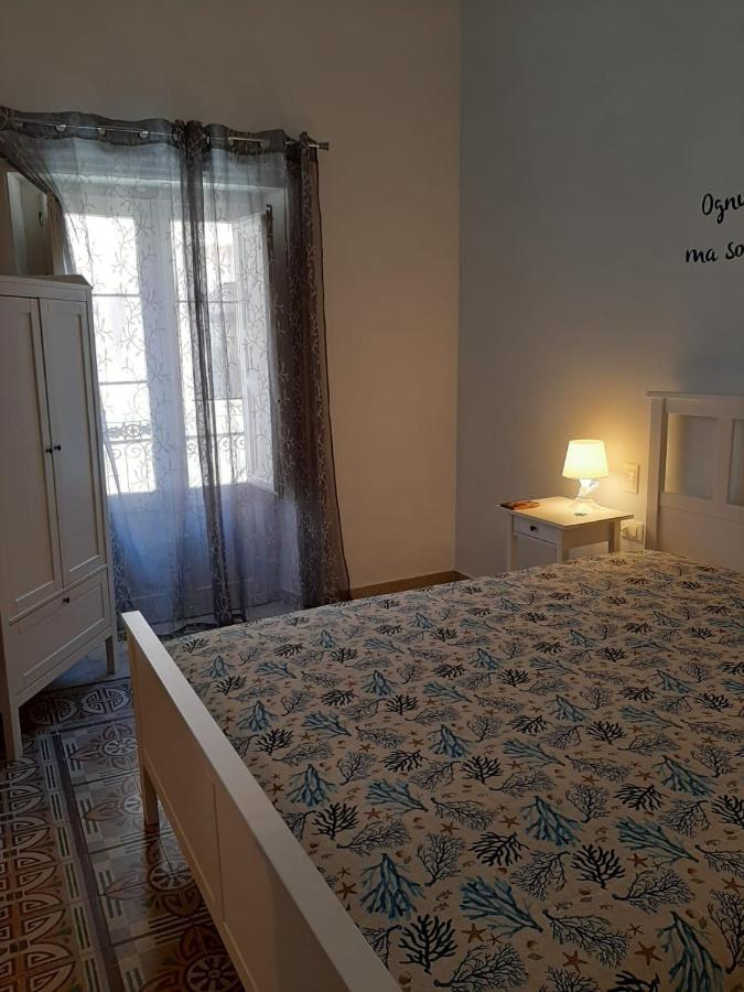 Casa Vacanze Mannina カステッランマーレ・デル・ゴルフォ エクステリア 写真