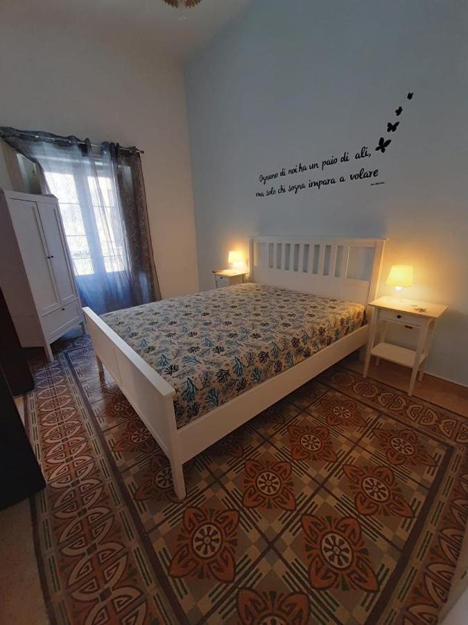 Casa Vacanze Mannina カステッランマーレ・デル・ゴルフォ エクステリア 写真