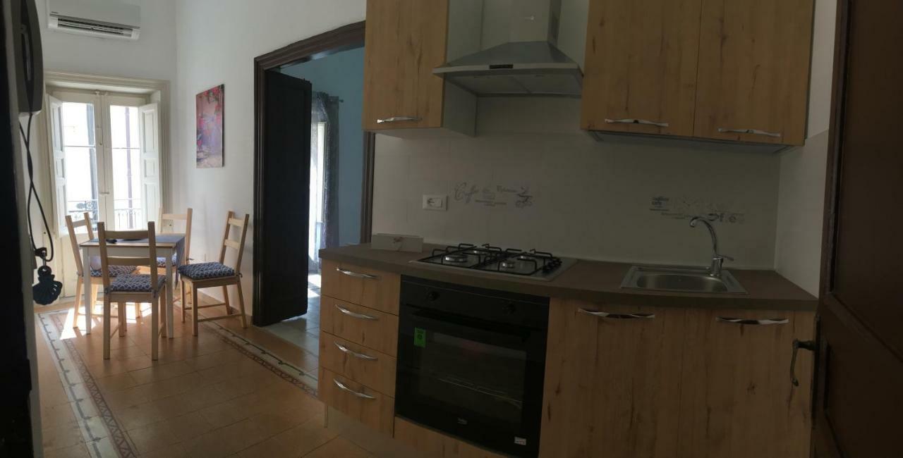 Casa Vacanze Mannina カステッランマーレ・デル・ゴルフォ エクステリア 写真